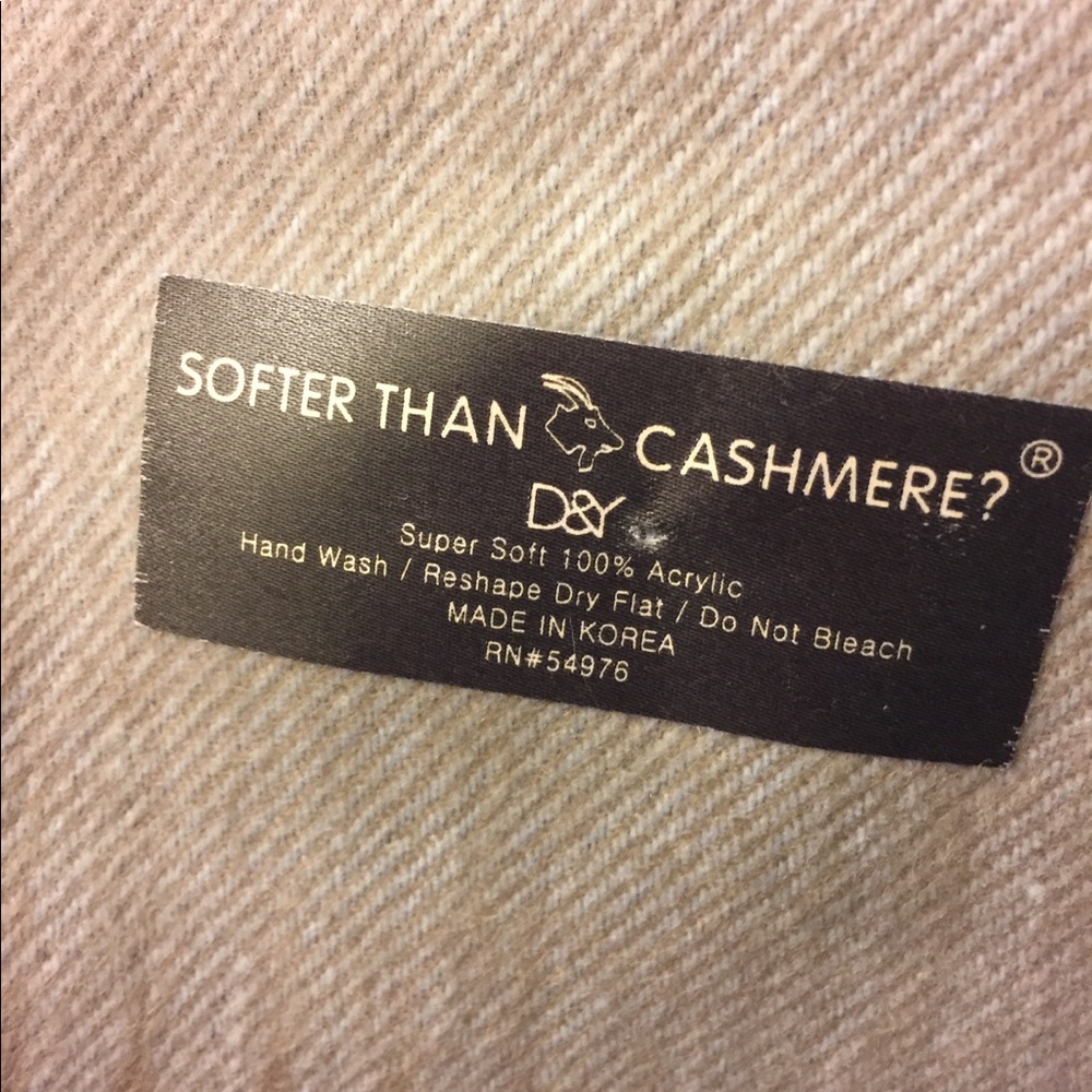 Softer than Cashmere D&Y Scarf - Picture 2 of 2